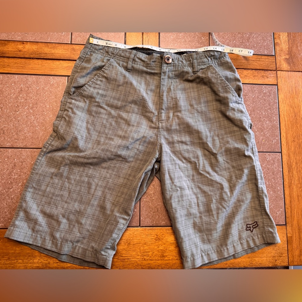 Men’s Fox Board Shorts Size 31